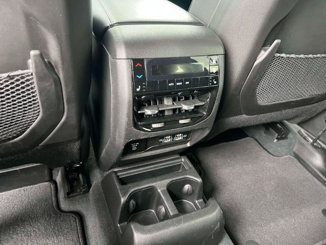 Used 2023 Jeep Grand Cherokee L Limited w/ Luxury Tech Group II AWD/4WD image 23