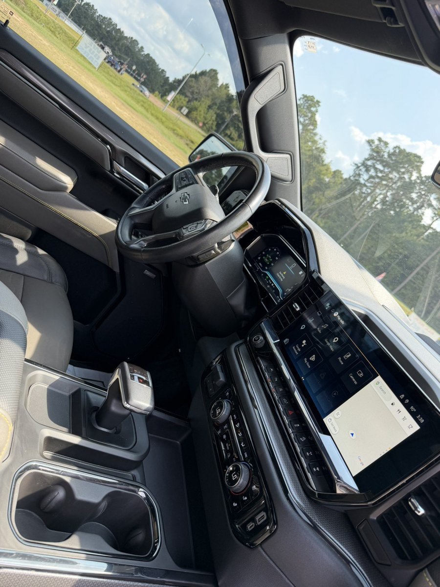 Used 2022 Chevrolet Silverado 1500 ZR2 w/ Technology Package AWD/4WD image 11