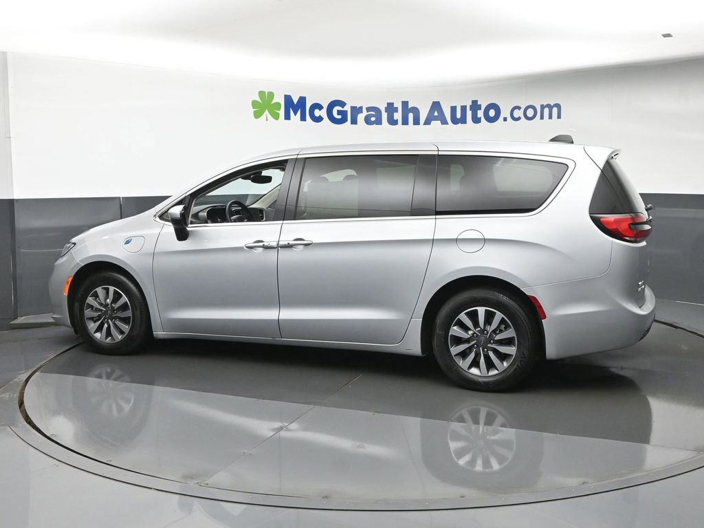 Used 2023 Chrysler Pacifica Touring-L FWD image 18