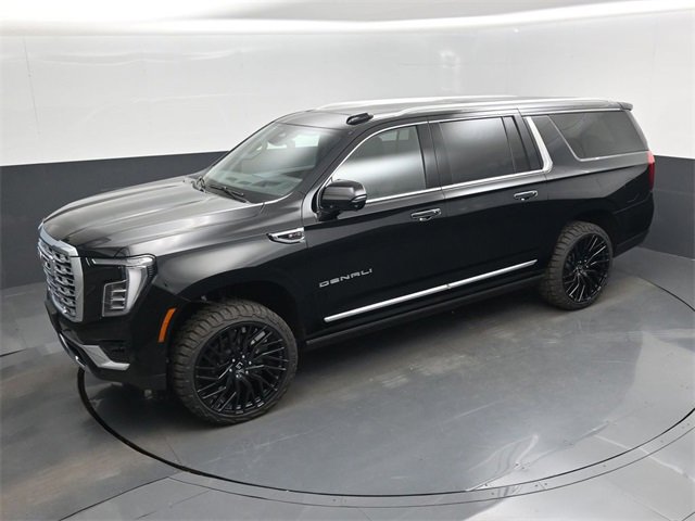 Used 2025 GMC Yukon XL Denali w/ Sun & Power Step Package image 44