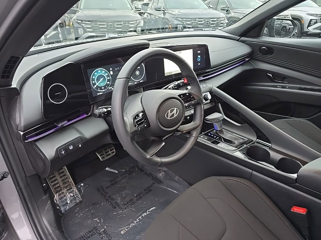Certified 2025 Hyundai Elantra SEL image 10