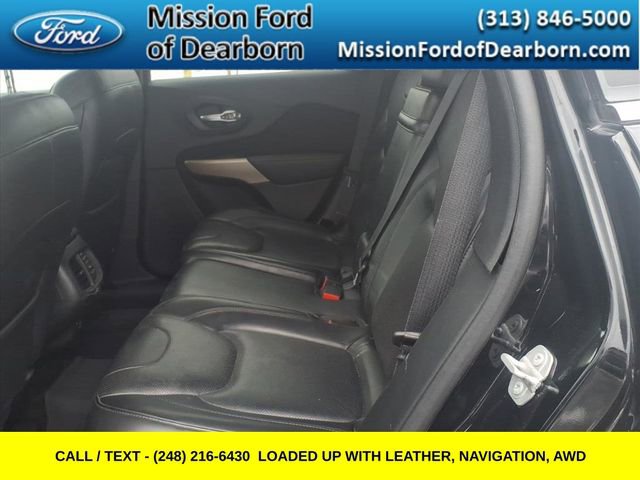 Used 2018 Jeep Cherokee Overland image 3