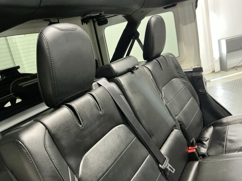Used 2022 Jeep Wrangler Unlimited Sahara w/ Cold Weather Group image 32