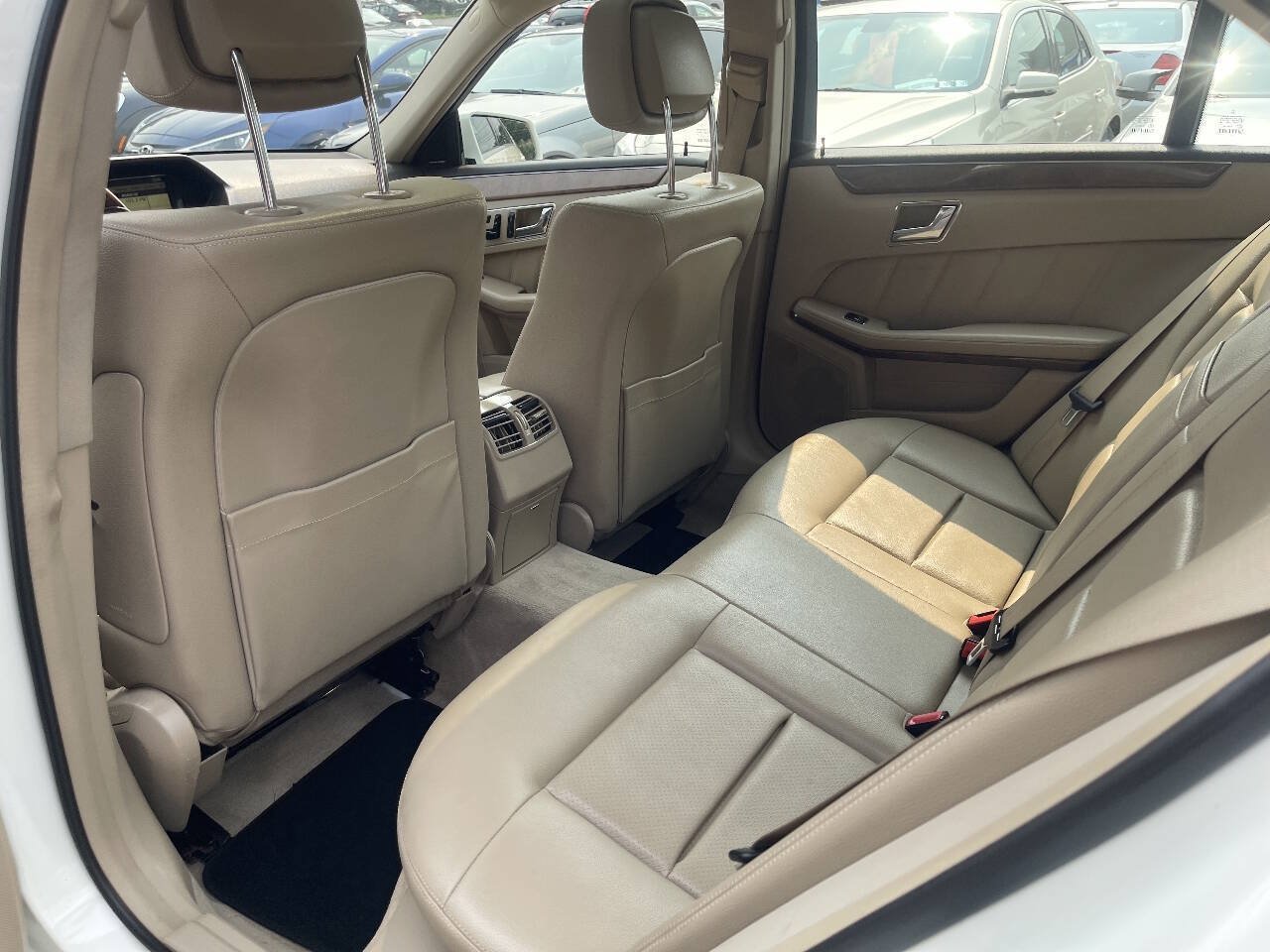Used 2011 Mercedes-Benz E 350 4MATIC Sedan image 17