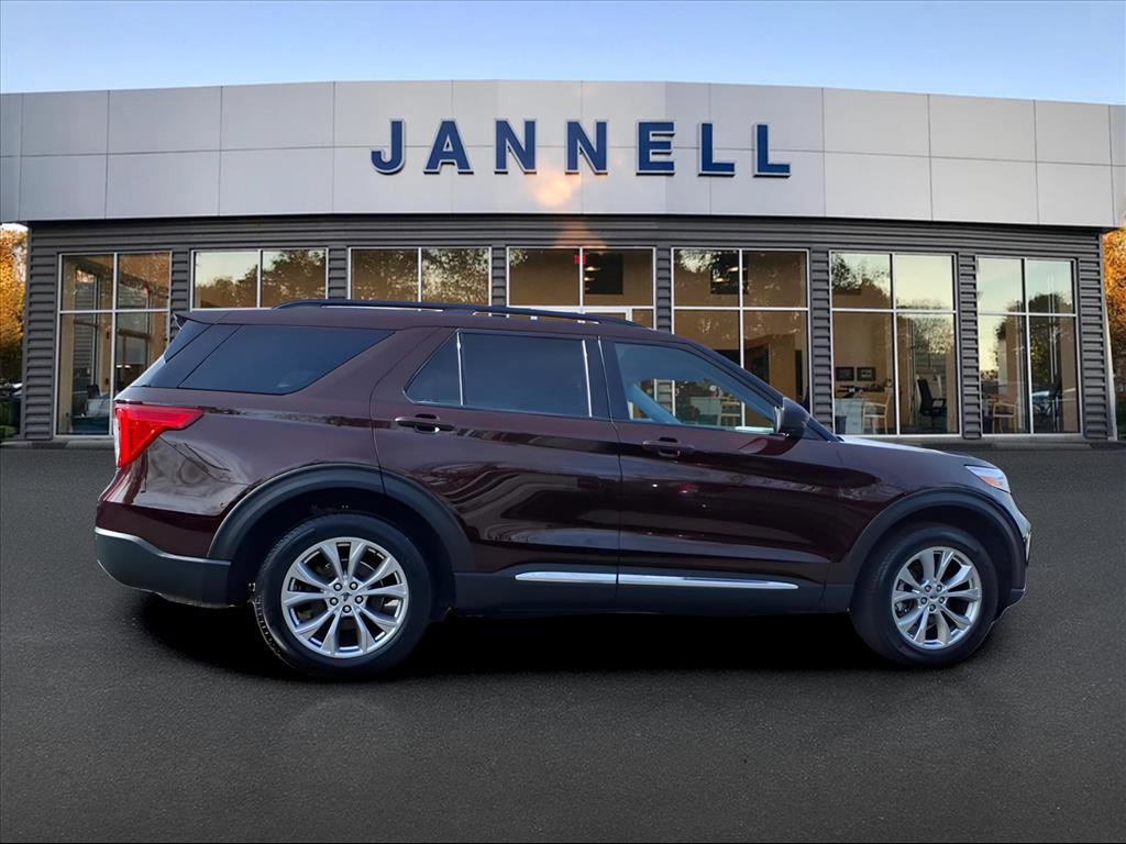 Used 2023 Ford Explorer XLT w/ Equipment Group 202A image 8