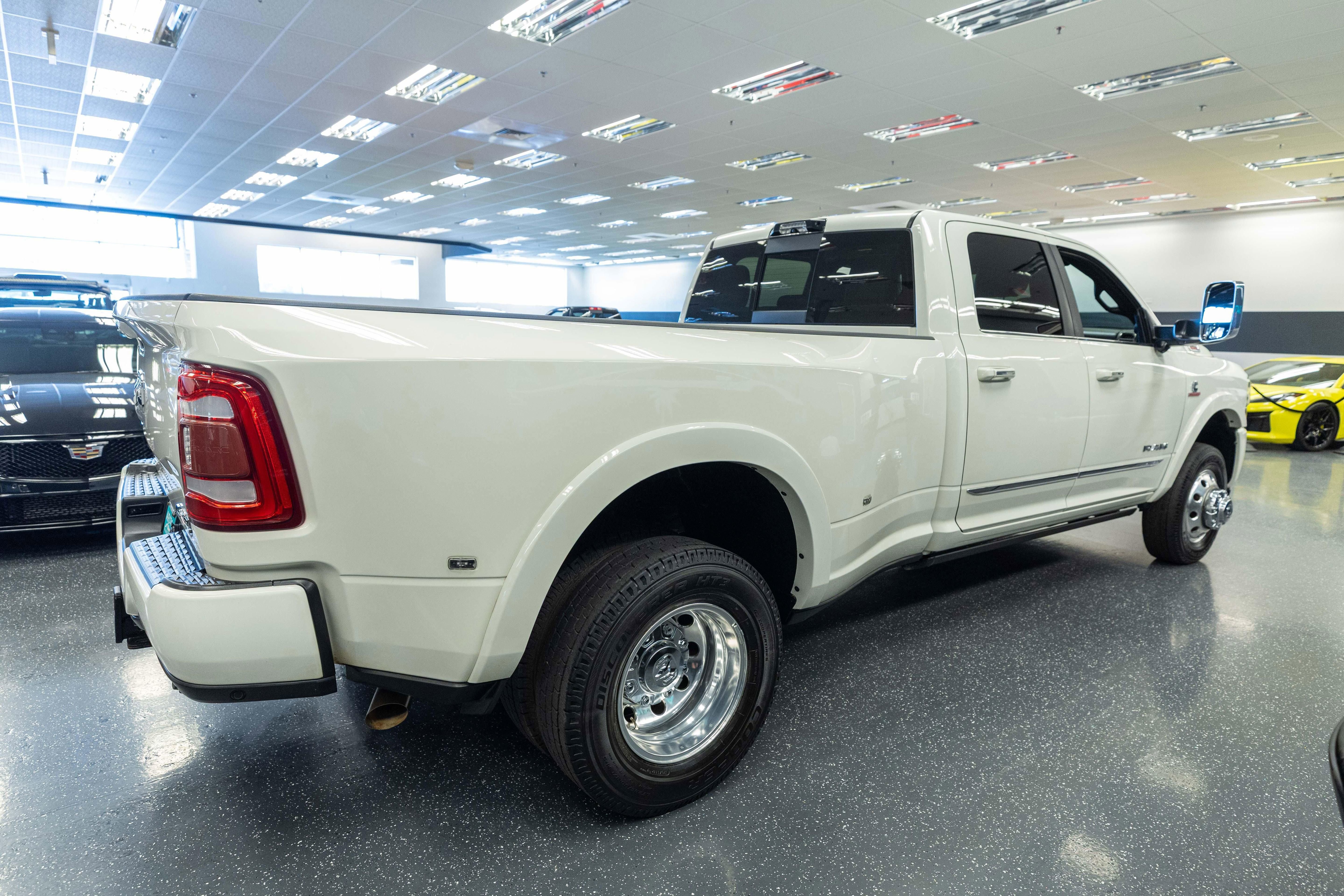 Used 2019 RAM 3500 Limited w/ Max Tow Package AWD/4WD image 4