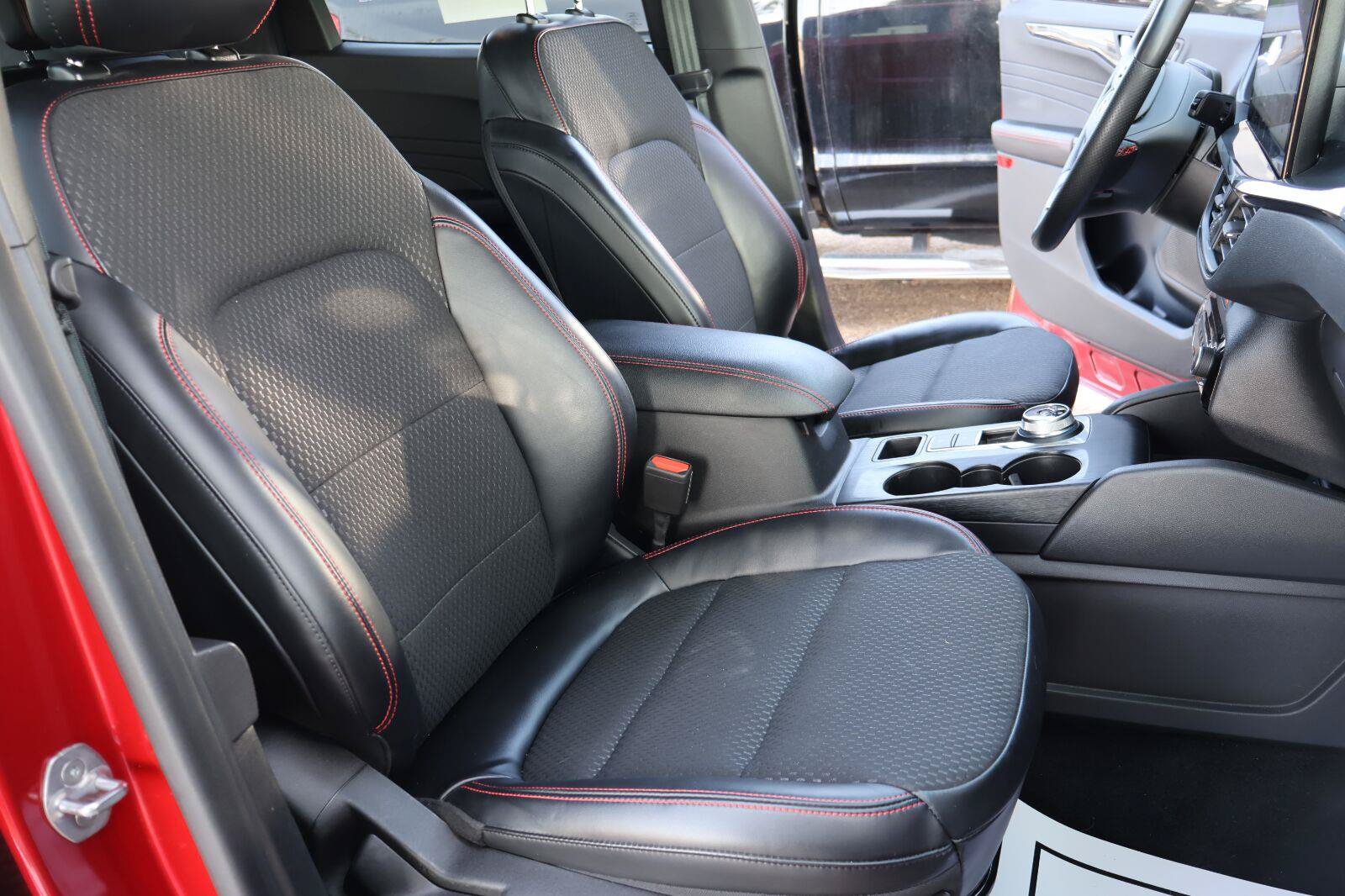 Used 2023 Ford Escape ST-Line w/ Tech Pack #1 FWD image 17