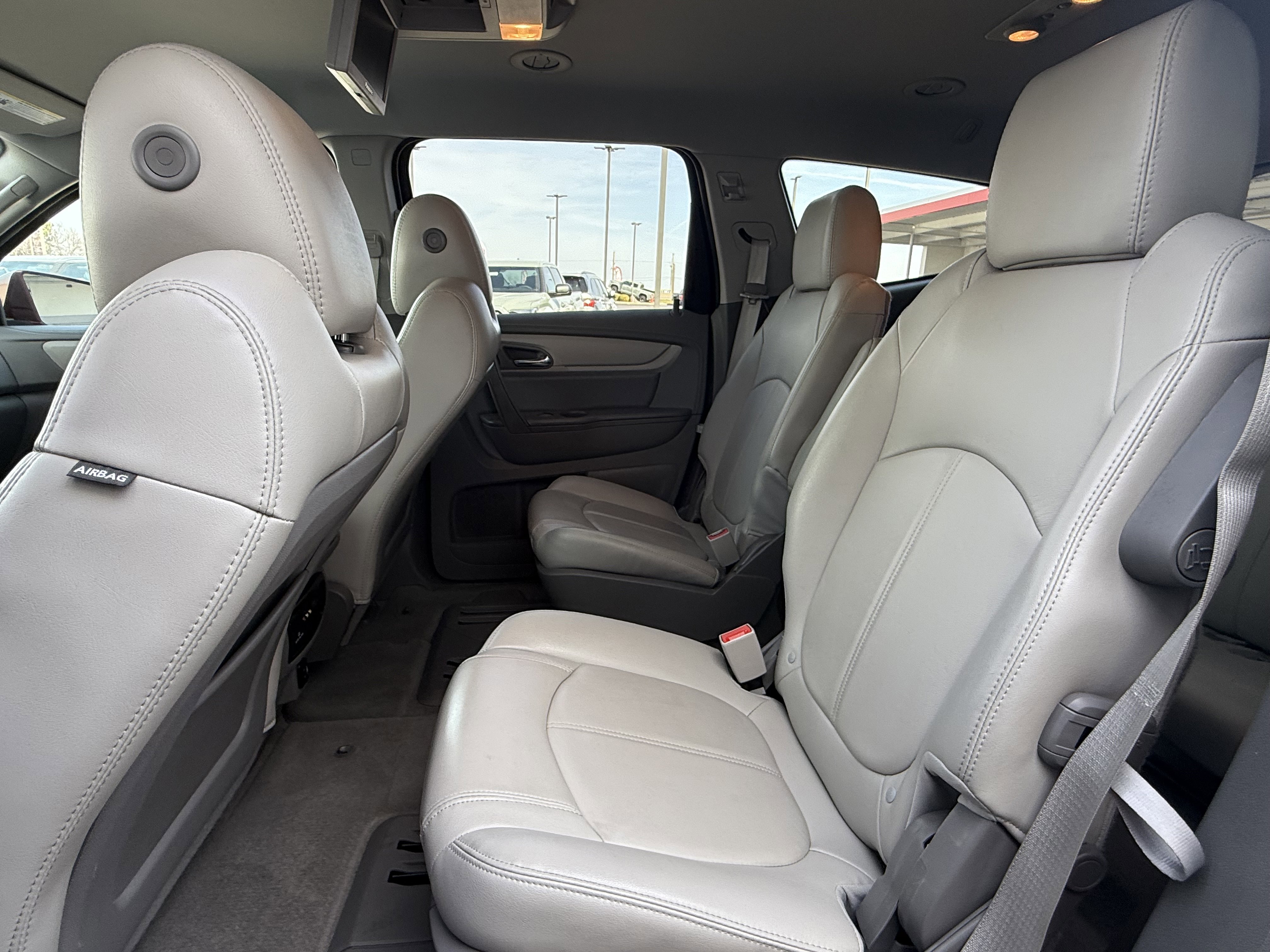 Used 2017 Chevrolet Traverse LT image 6