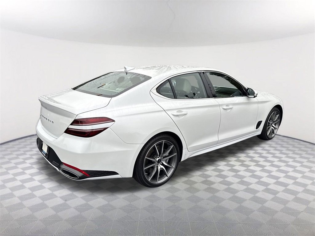 Used 2025 Genesis G70 2.5T image 5