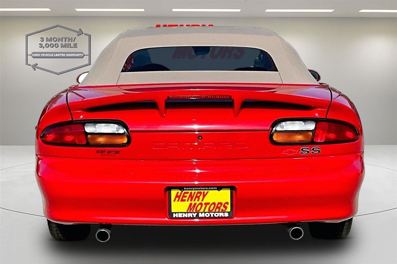 Used 2001 Chevrolet Camaro Z28 w/ SS Performance/Appearance Pkg RWD image 6