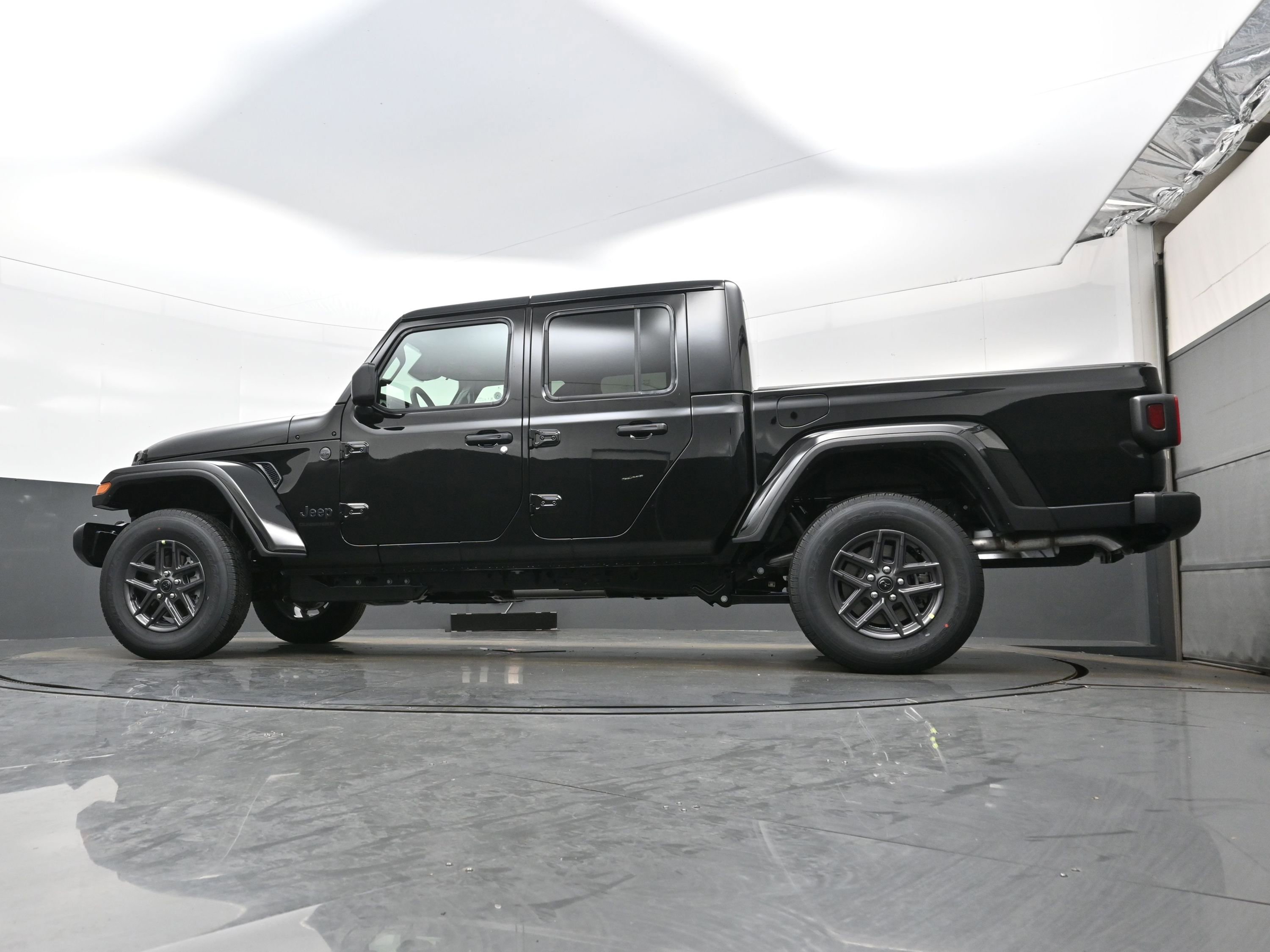 New 2026 Jeep Gladiator Sport image 12