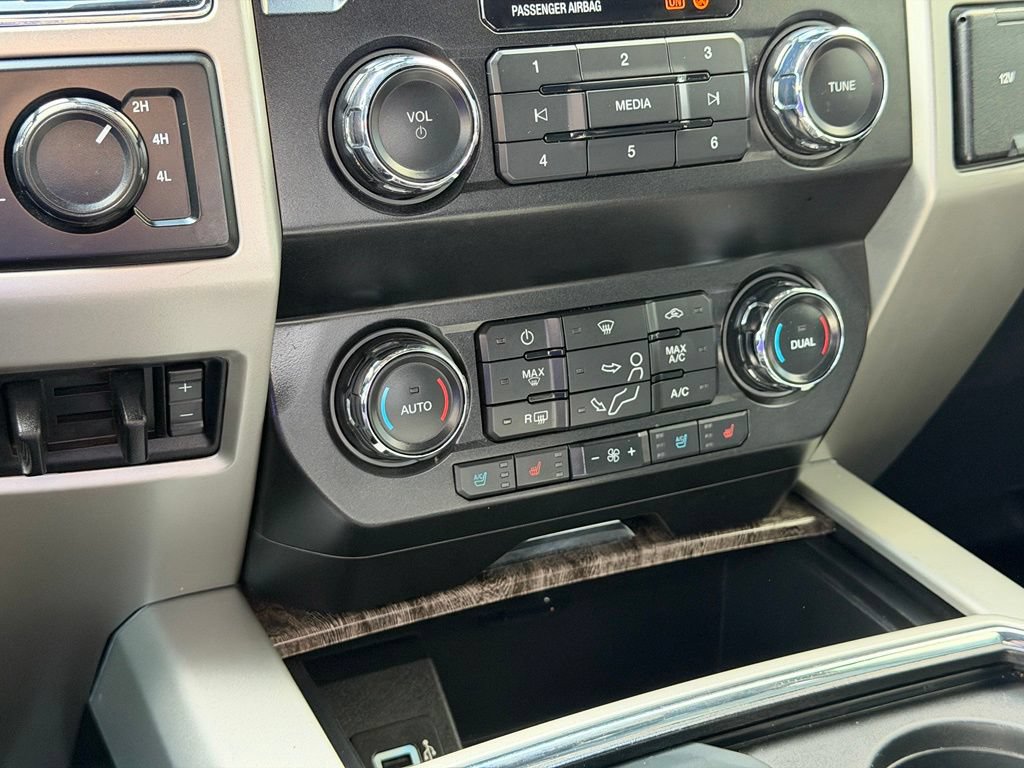 Used 2019 Ford F250 Lariat w/ Lariat Ultimate Package AWD/4WD image 14