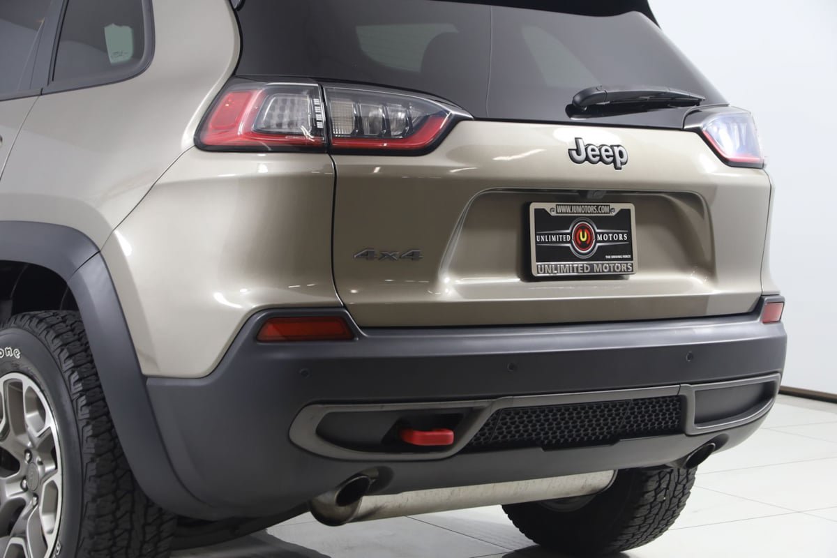 Used 2020 Jeep Cherokee Trailhawk w/ Cold Weather Group AWD/4WD image 21