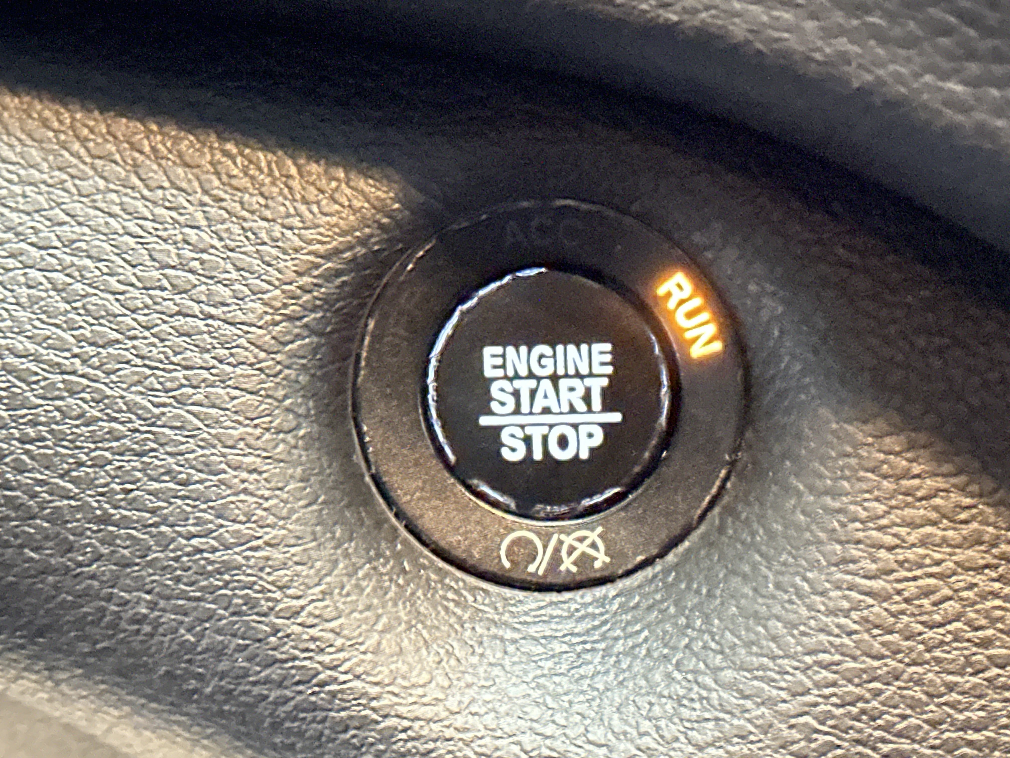 Used 2018 Jeep Cherokee Limited image 26