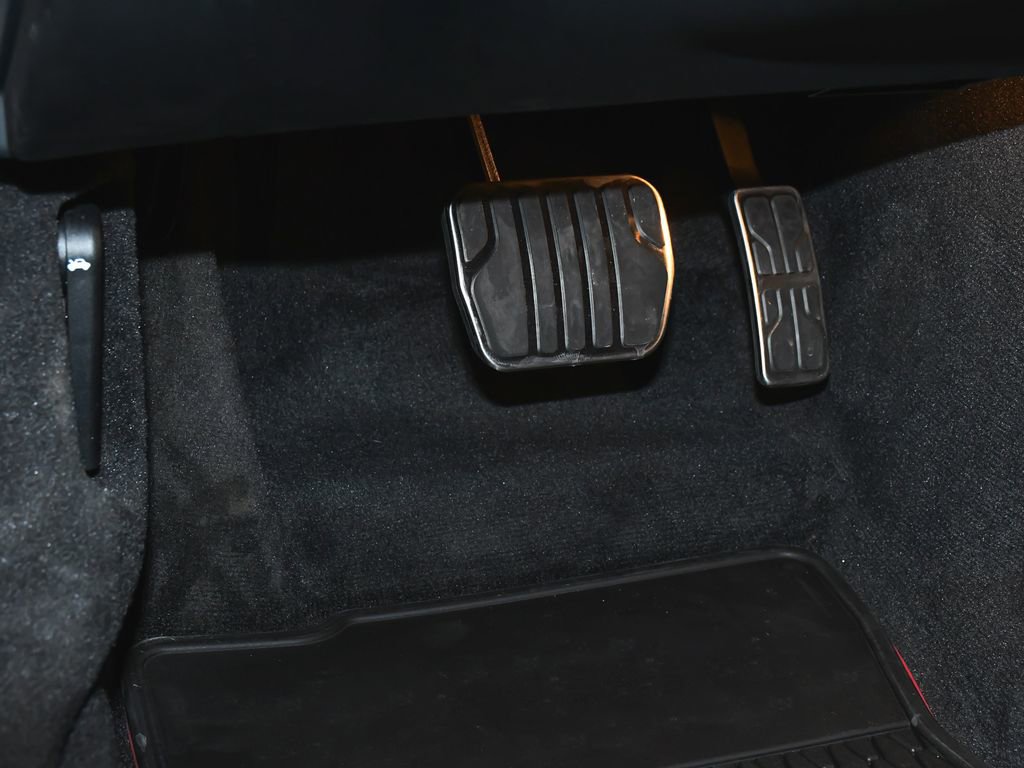 Used 2024 Jaguar F-TYPE R-Dynamic RWD image 20