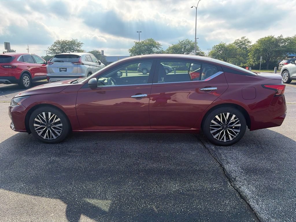 Used 2025 Nissan Altima 2.5 SV FWD image 4