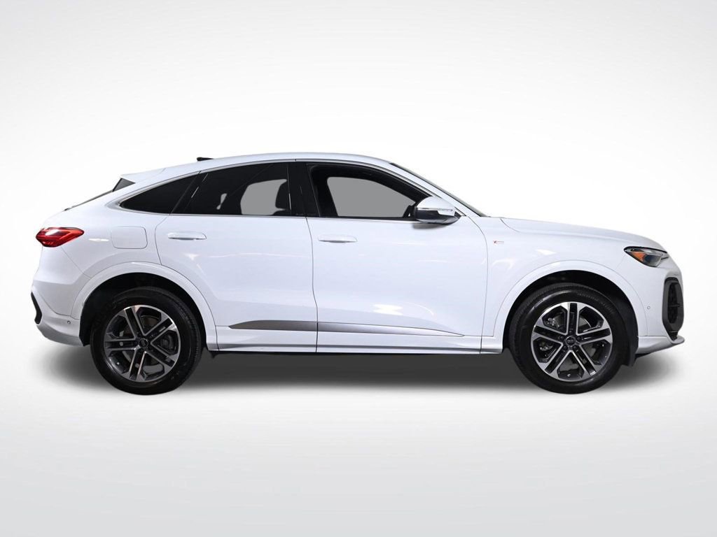 Used 2025 Audi Q5 Premium AWD/4WD image 6