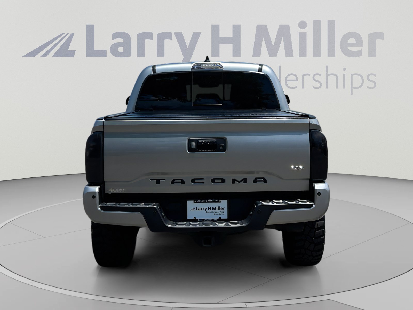 Used 2021 Toyota Tacoma TRD Off-Road w/ Technology Package AWD/4WD image 4