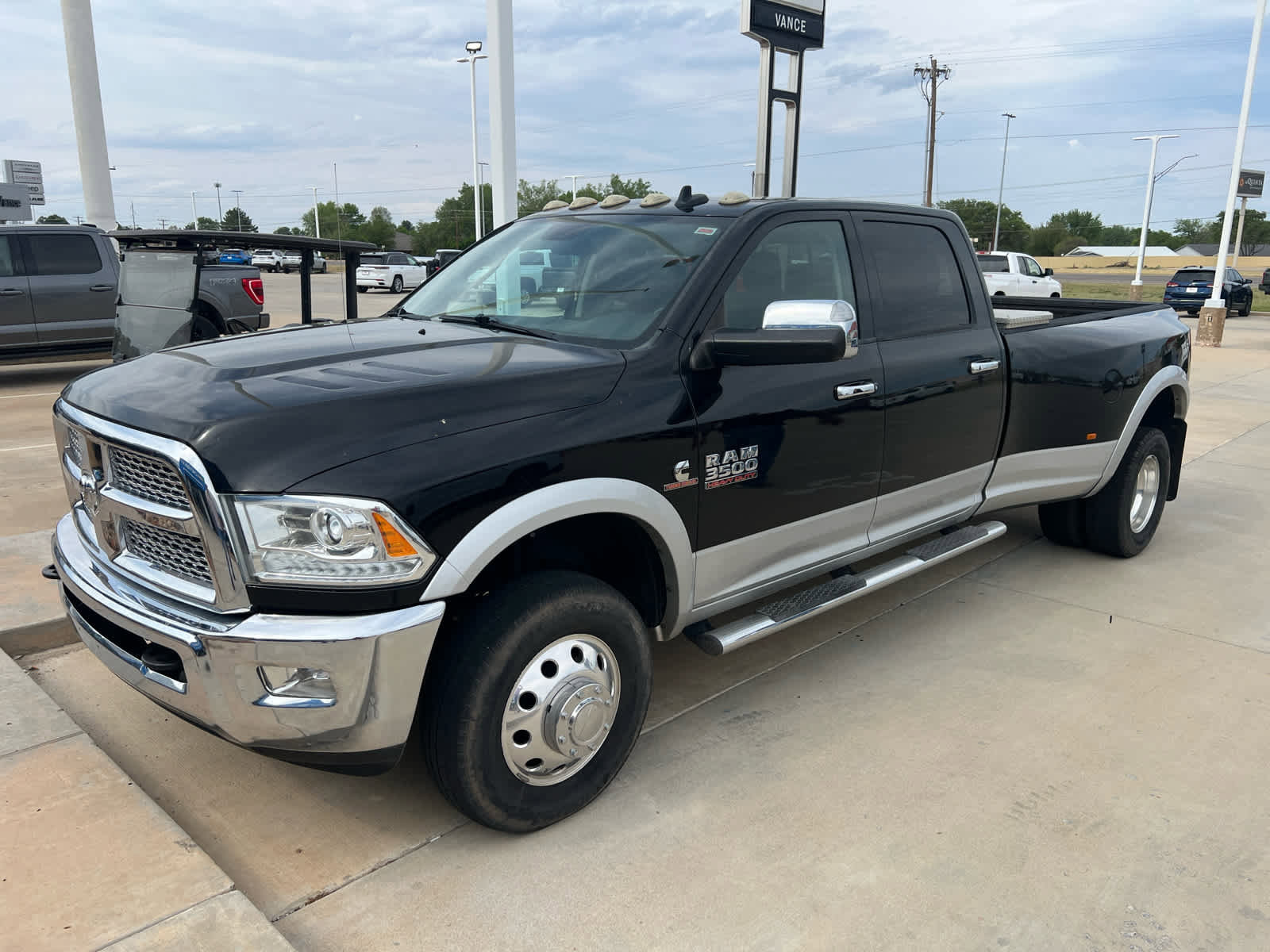 Used 2014 RAM 3500 Laramie image 3