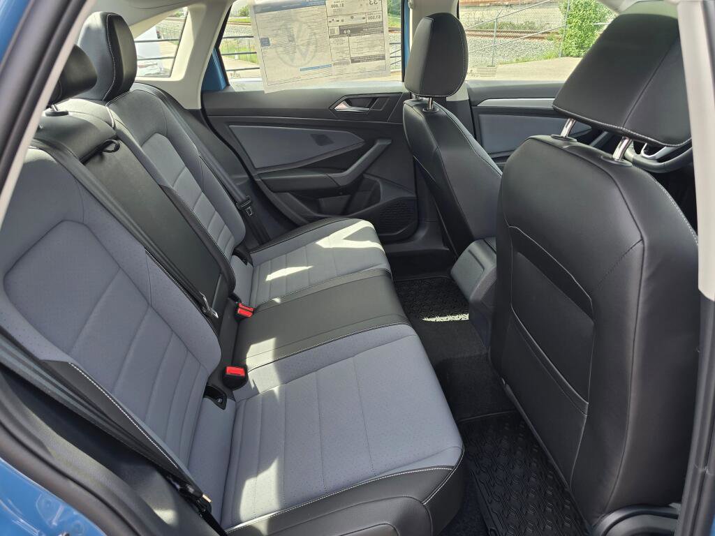 New 2026 Volkswagen Jetta SE FWD image 39