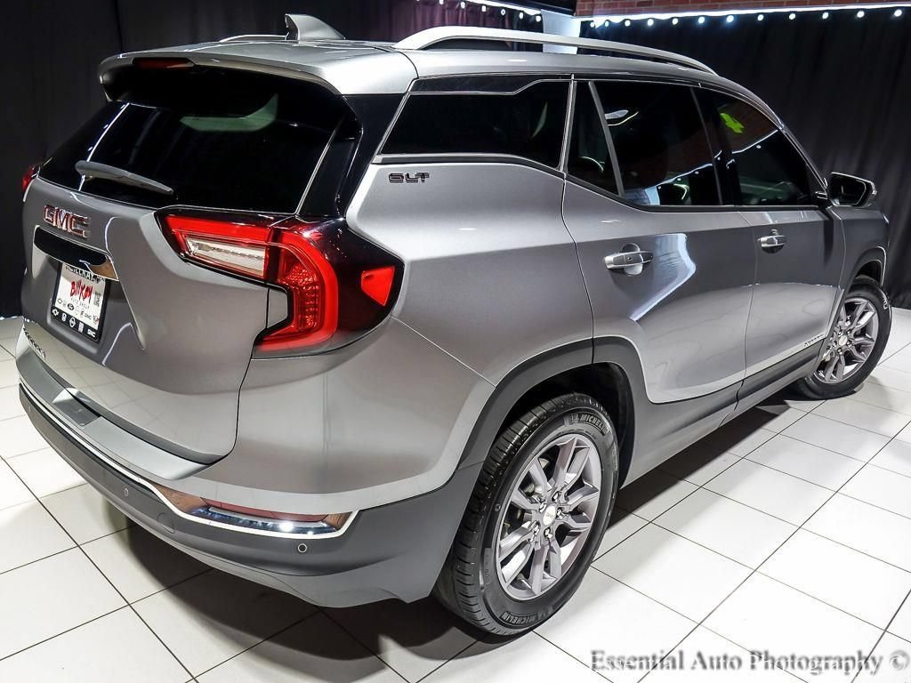 Used 2024 GMC Terrain SLT w/ Infotainment Package II FWD image 12