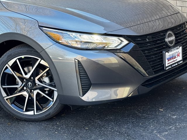 New 2025 Nissan Sentra SR image 3