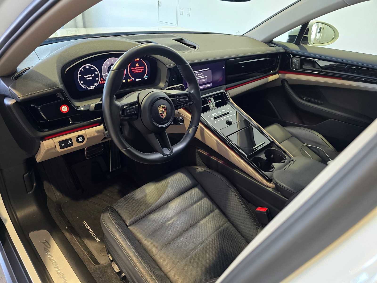 Used 2024 Porsche Panamera 4 image 22