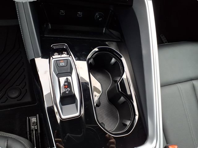 Used 2025 Audi Q5 Premium w/ Convenience Package AWD/4WD image 15