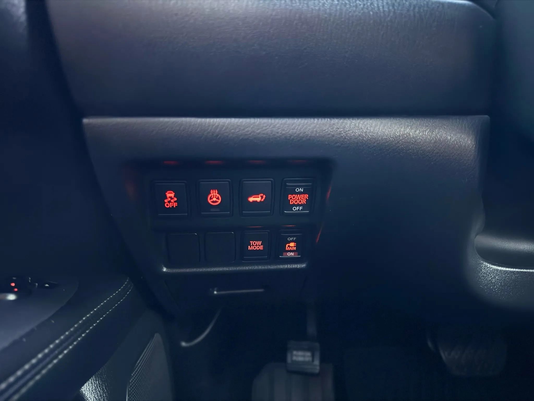 Used 2014 Nissan Pathfinder Platinum w/ Platinum Premium Package image 32