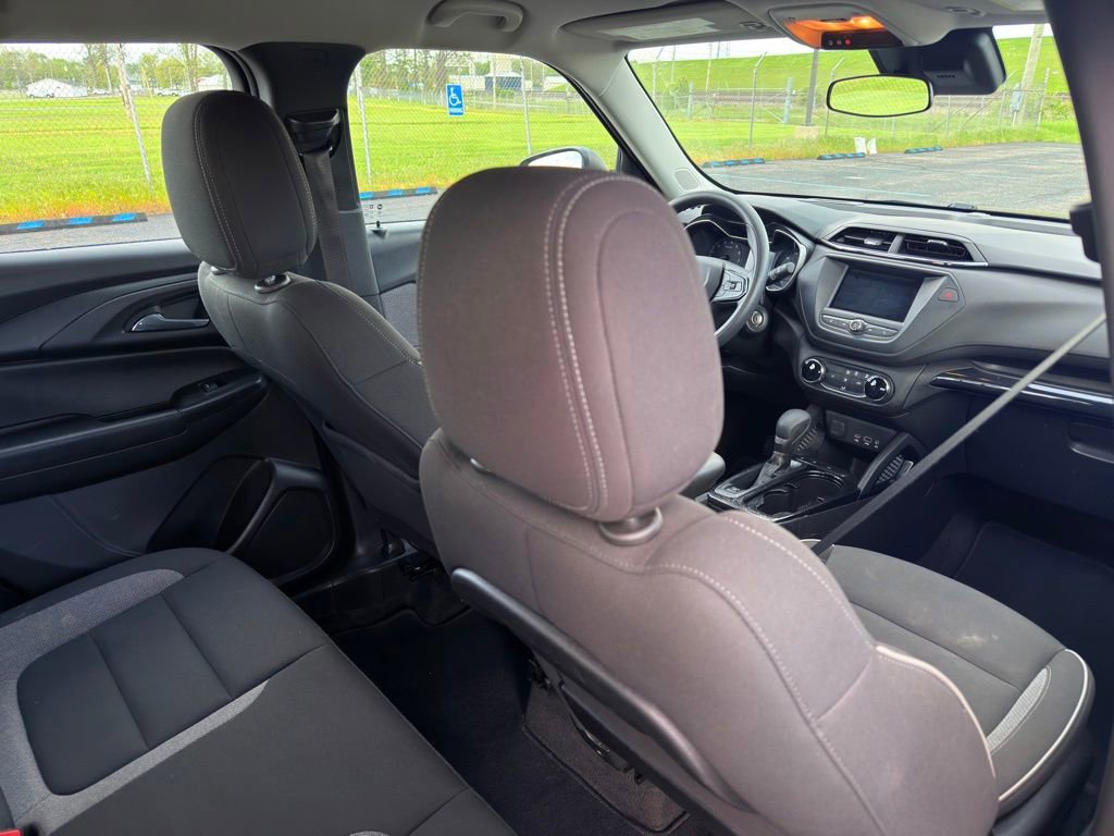 Used 2023 Chevrolet TrailBlazer LS FWD image 28