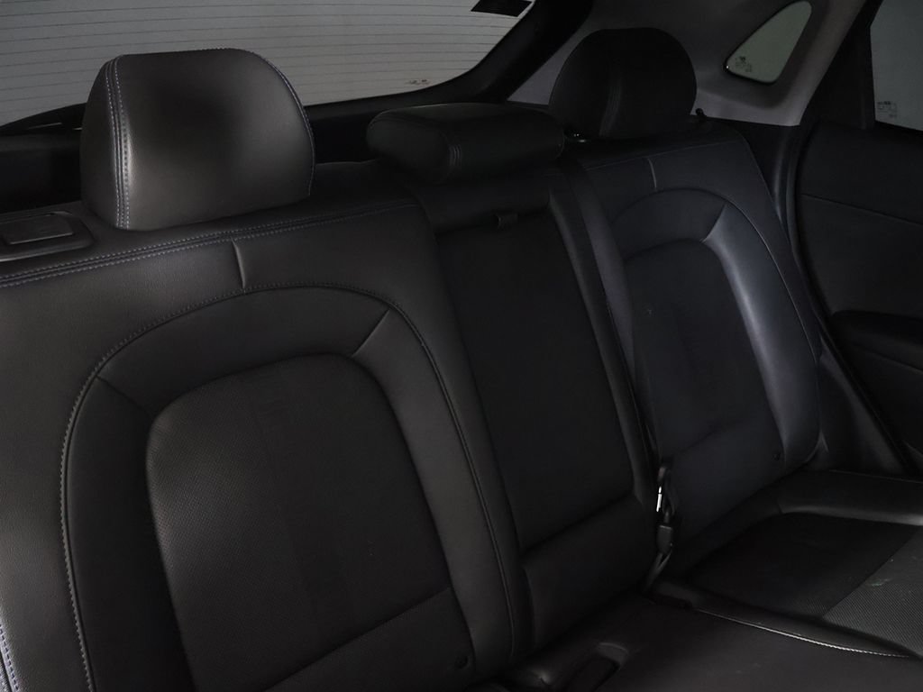 Used 2022 Hyundai Kona Limited w/ Cargo Package FWD image 34