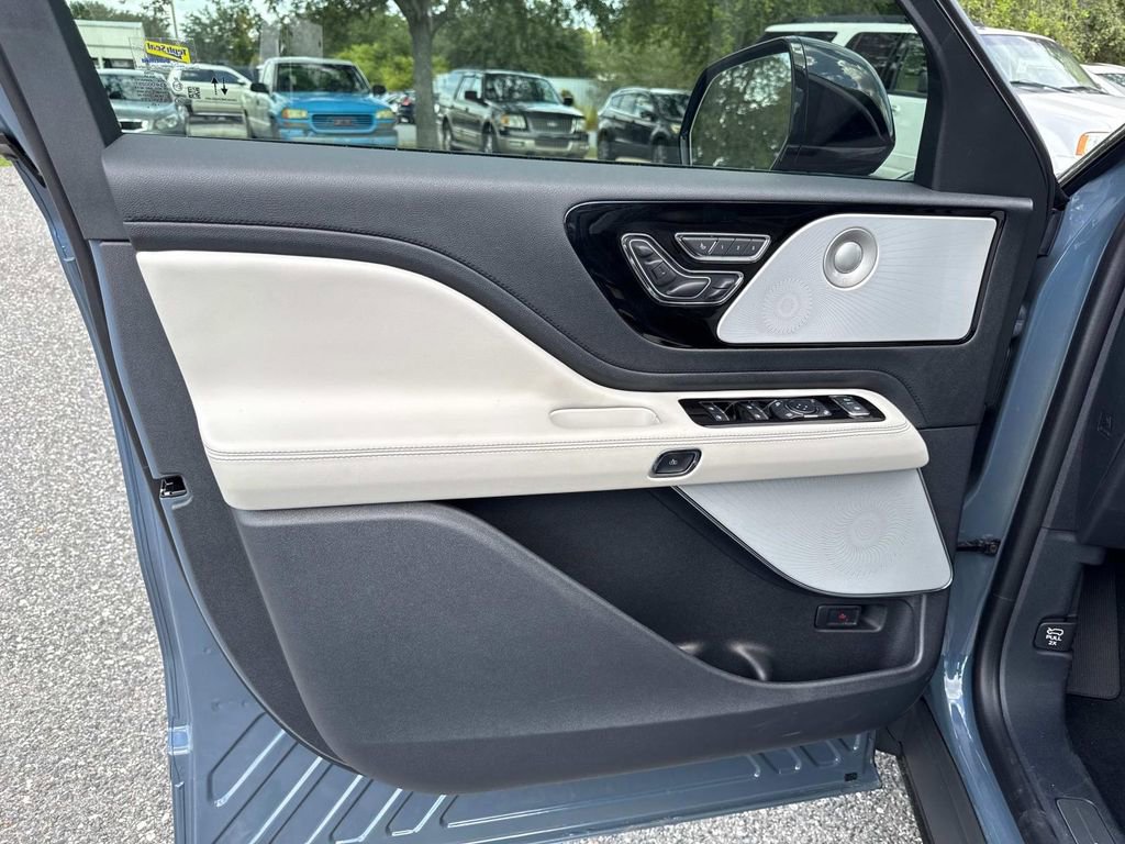 New 2025 Lincoln Aviator Reserve image 18