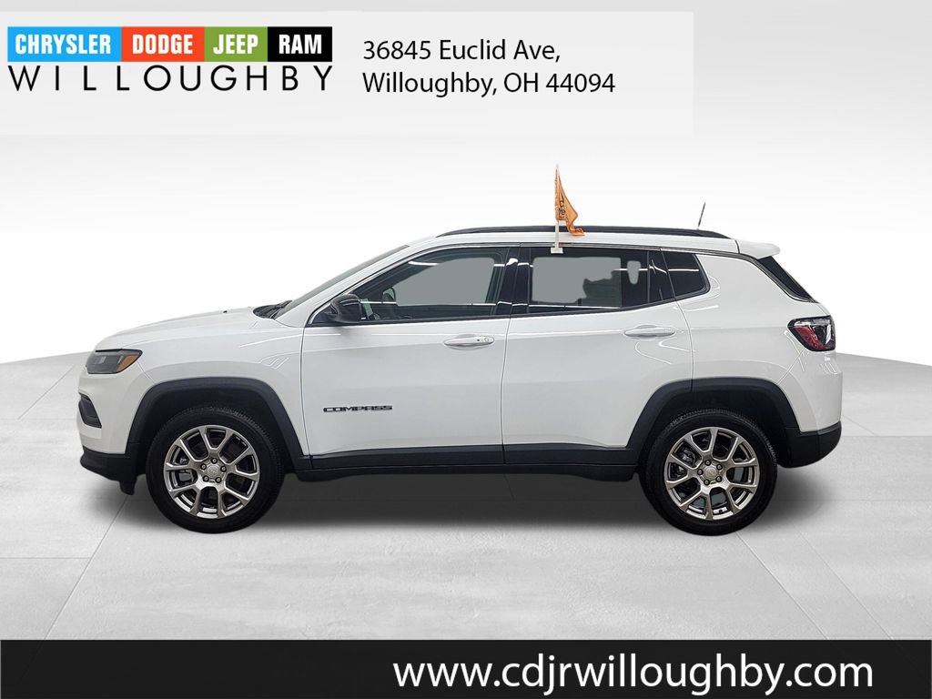 Used 2024 Jeep Compass Latitude image 5