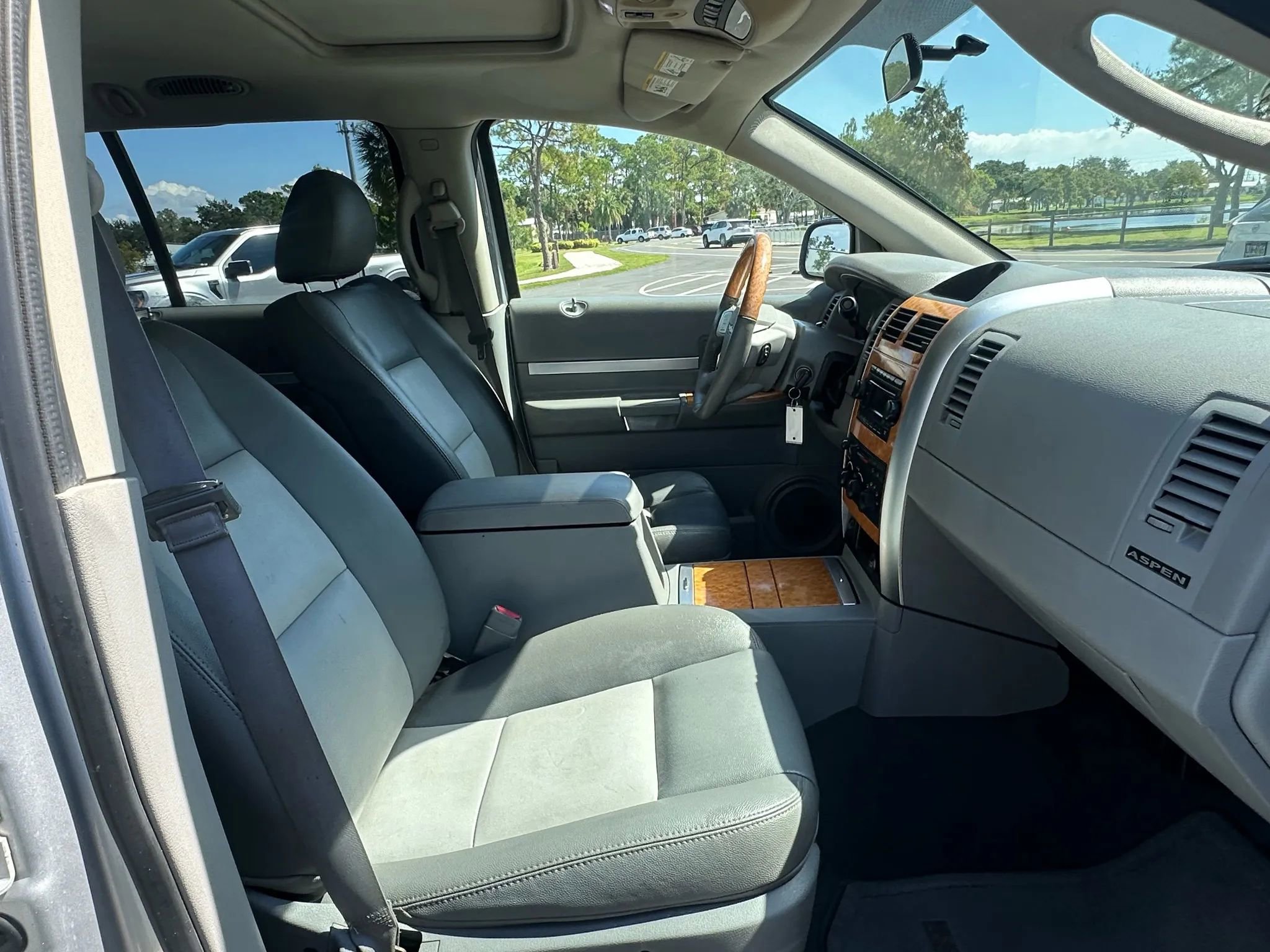 Used 2007 Chrysler Aspen Limited w/ PWR Convenience Group image 14