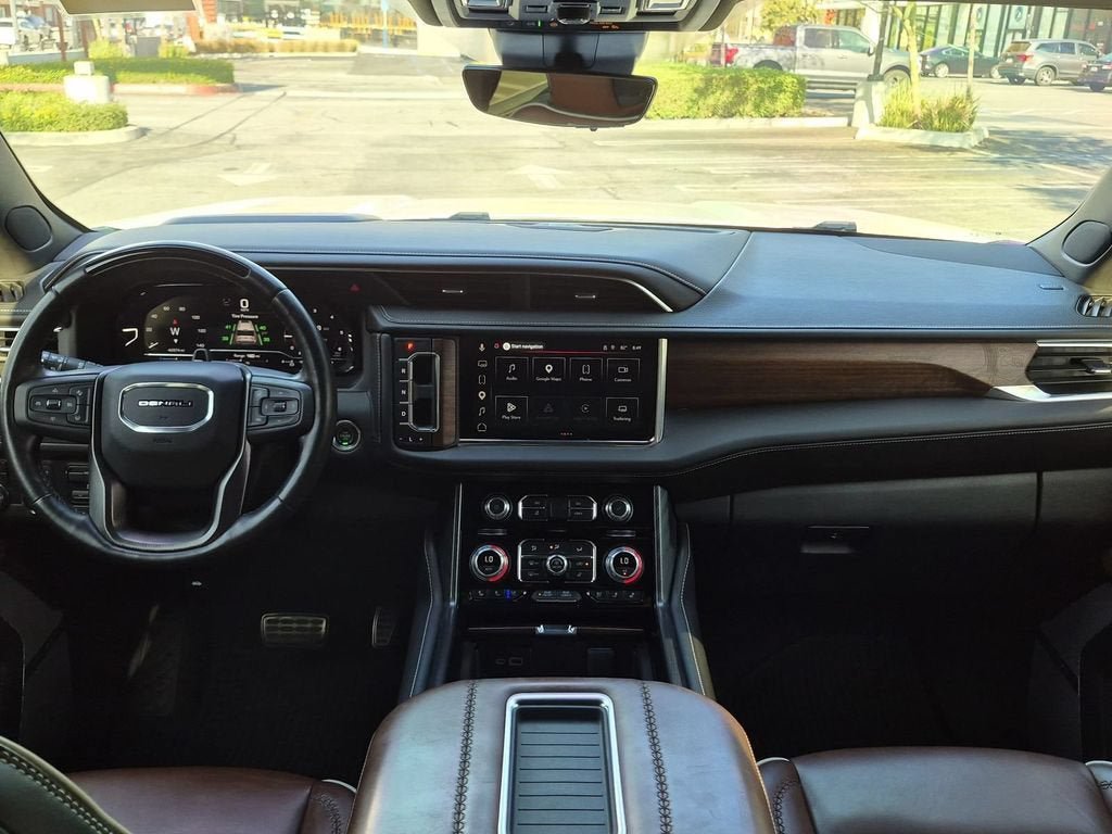 Used 2024 GMC Yukon Denali Ultimate AWD/4WD image 24