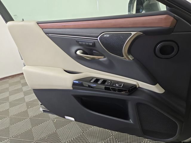 New 2025 Lexus ES 350 Ultra Luxury image 30