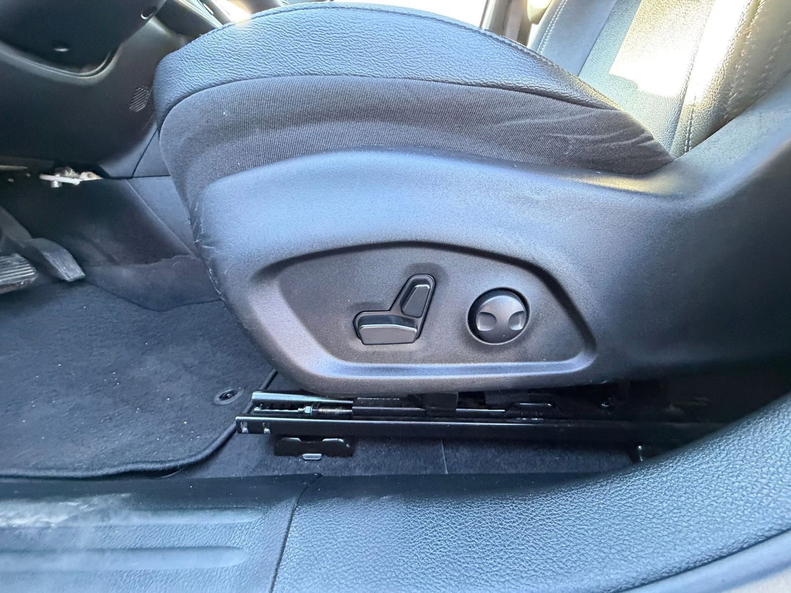 Used 2025 Jeep Compass Limited image 22