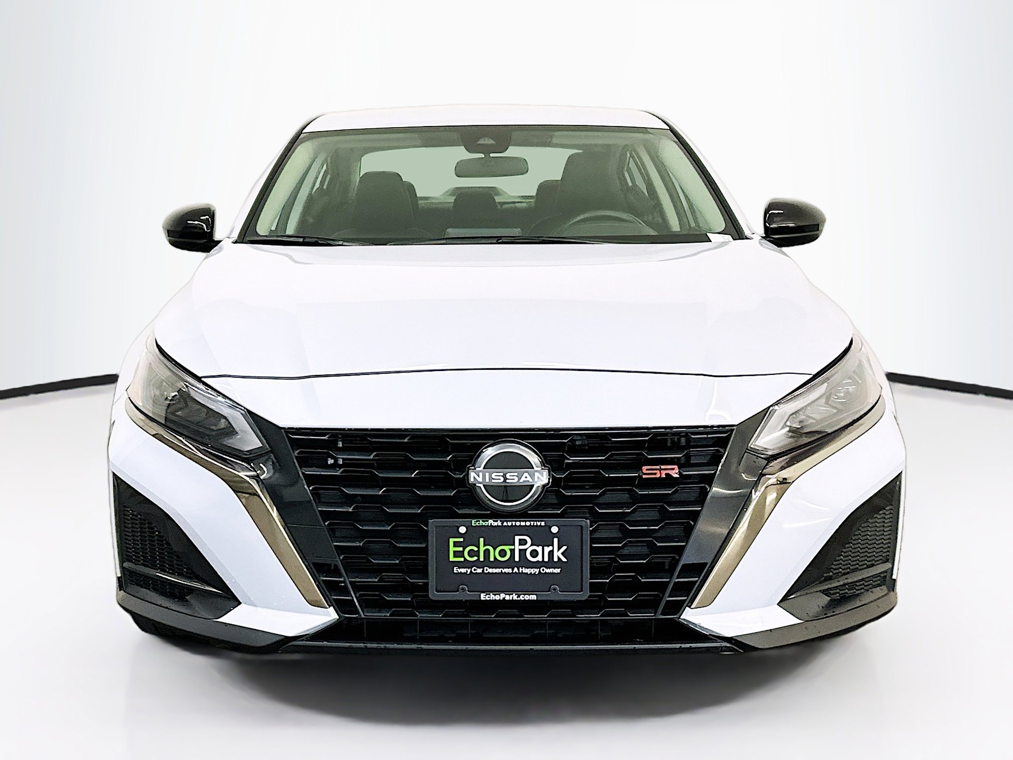 Used 2025 Nissan Altima 2.5 SR FWD image 2