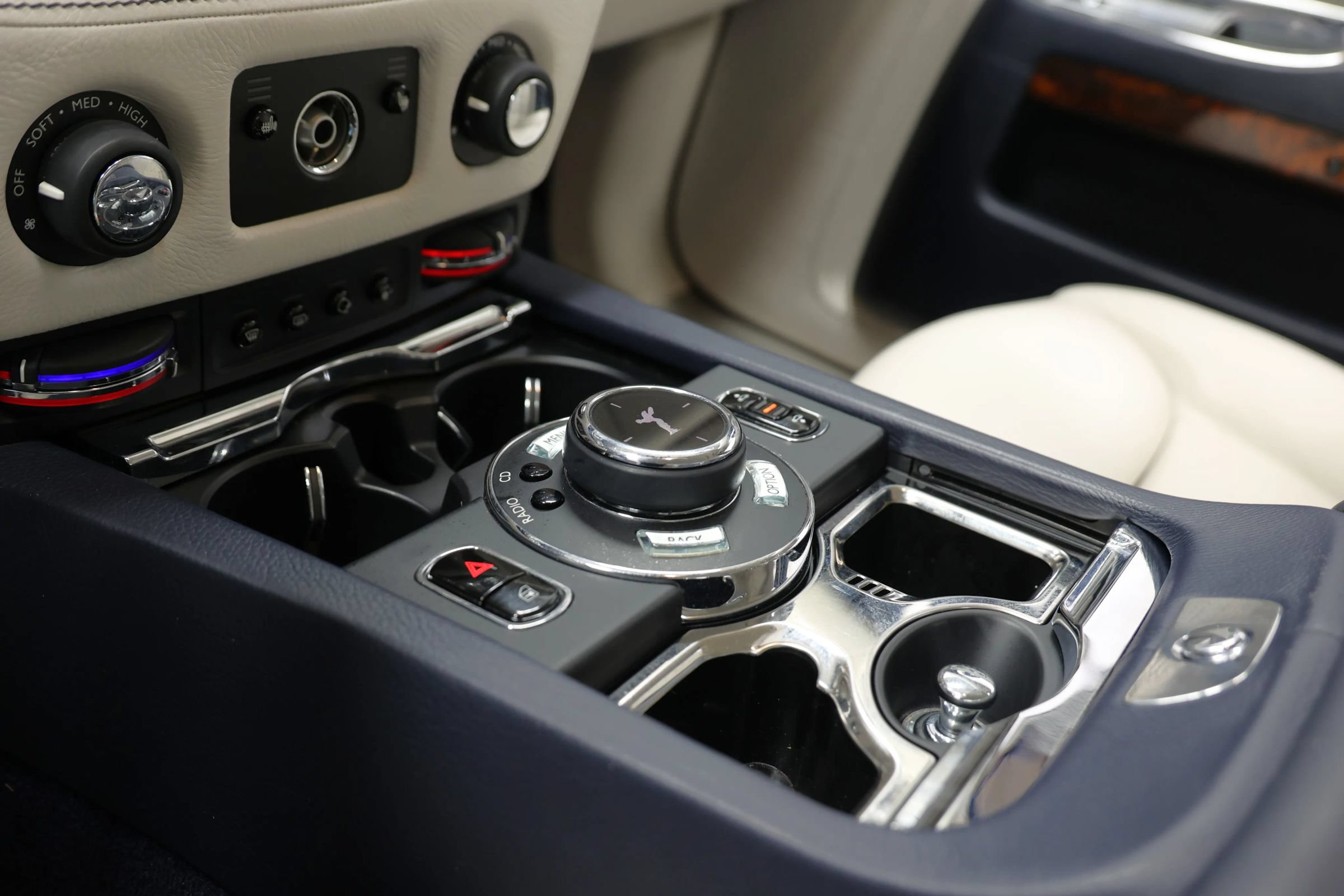 Used 2015 Rolls-Royce Ghost RWD image 40