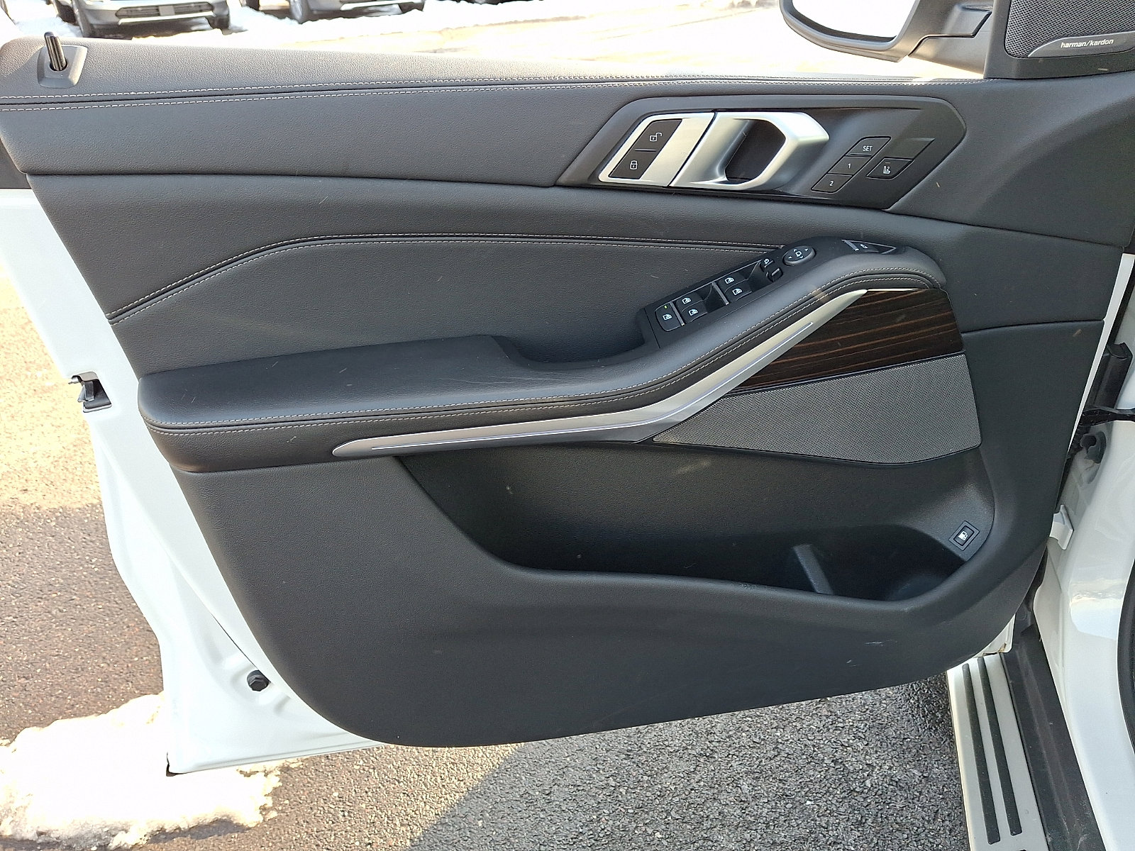 Used 2025 BMW X5 xDrive50e image 13