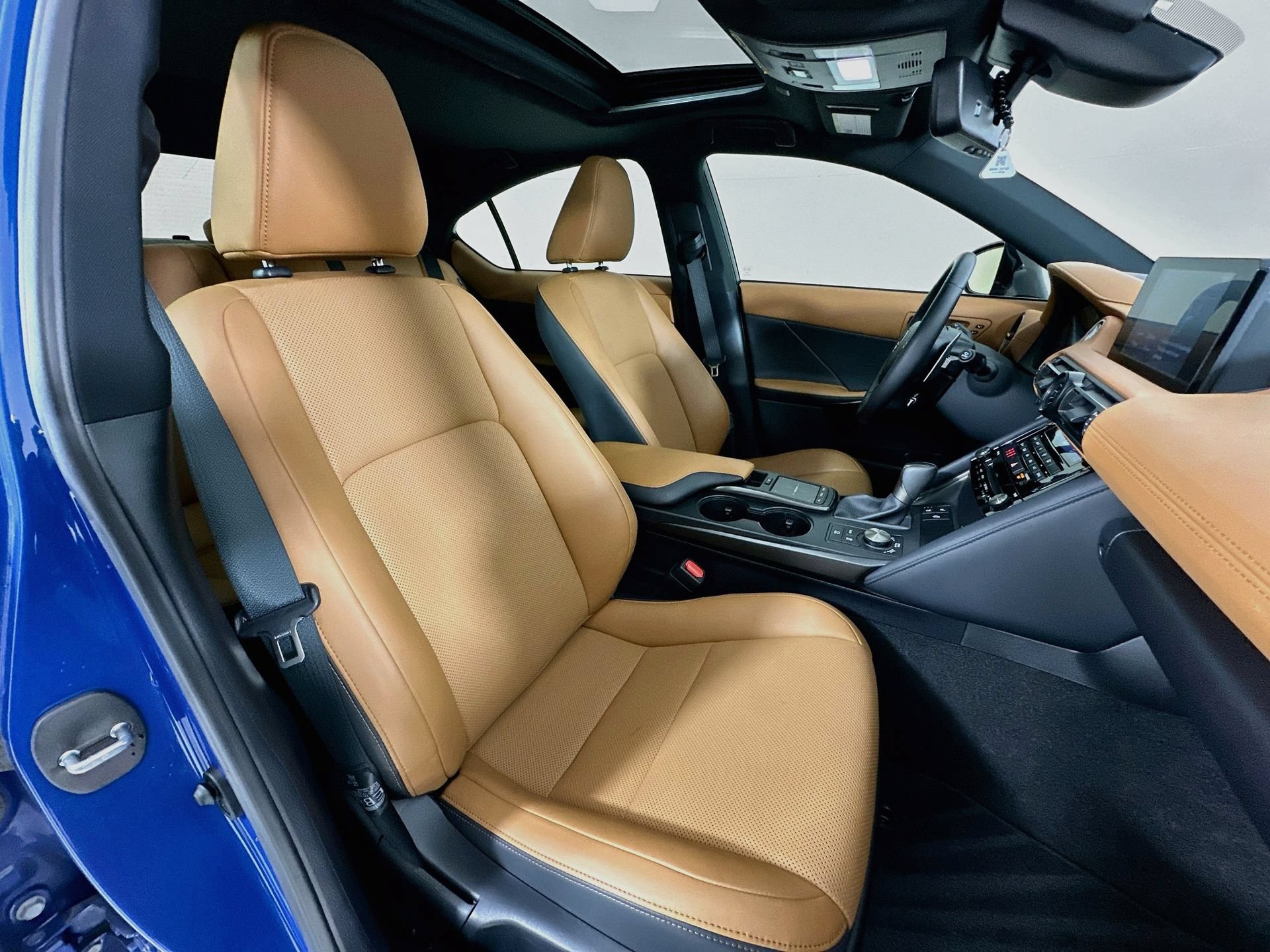 Used 2023 Lexus IS 300 w/ Premium Package RWD image 30