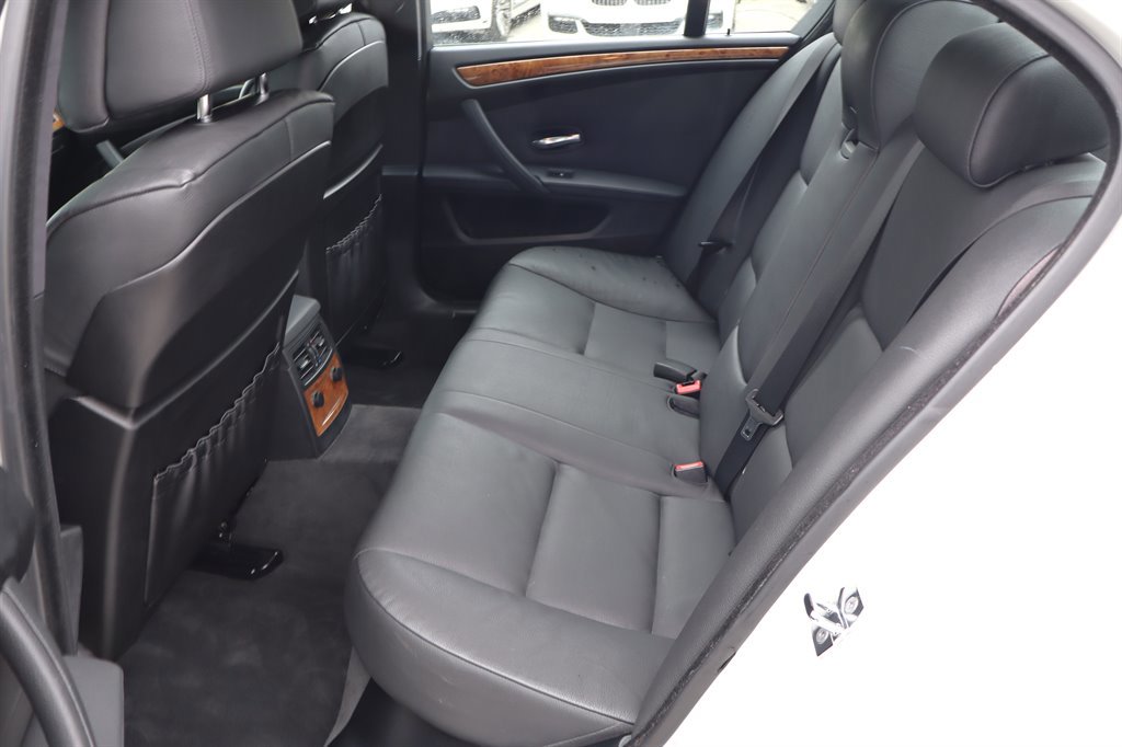 Used 2009 BMW 528i xDrive Sedan AWD/4WD image 18