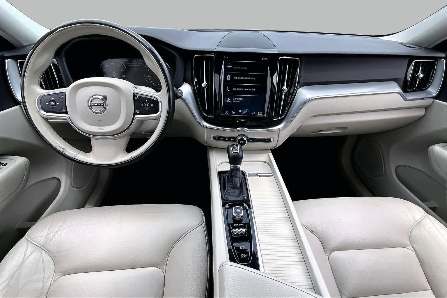 Used 2018 Volvo XC60 T5 Momentum w/ Convenience Package AWD/4WD image 14