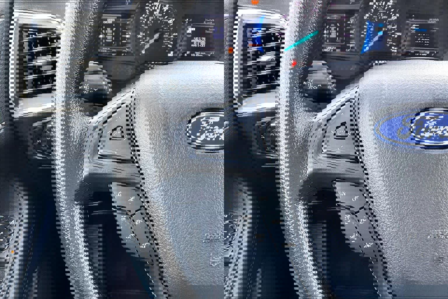 Used 2024 Ford Edge SEL image 23