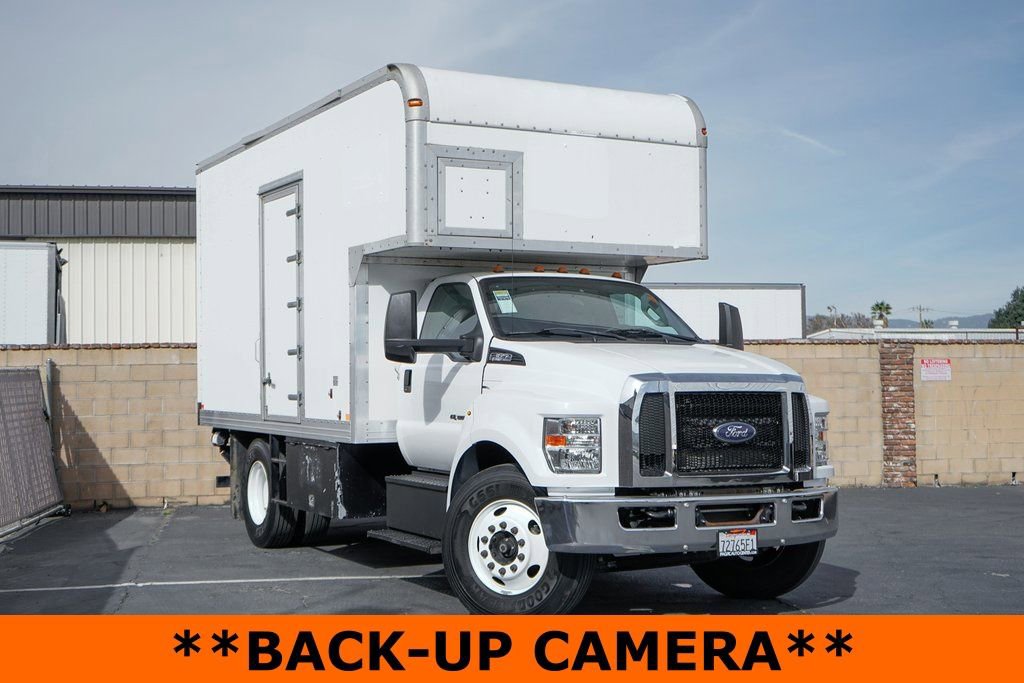 Used 2016 Ford F650 2WD Regular Cab Super Duty image 2