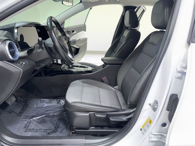Used 2024 Chevrolet Trax LT w/ Driver Confidence Package image 12