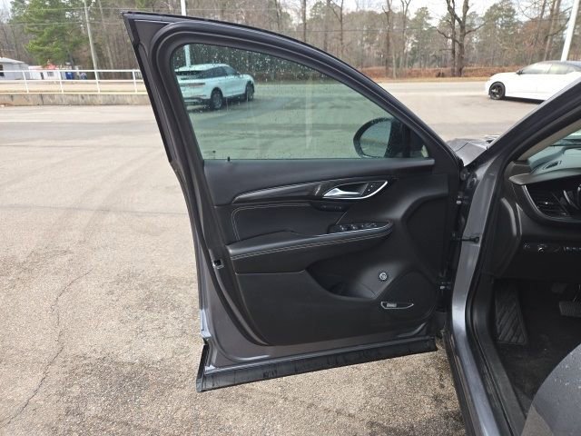 Used 2021 Buick Envision Essence w/ Technology Package I image 10