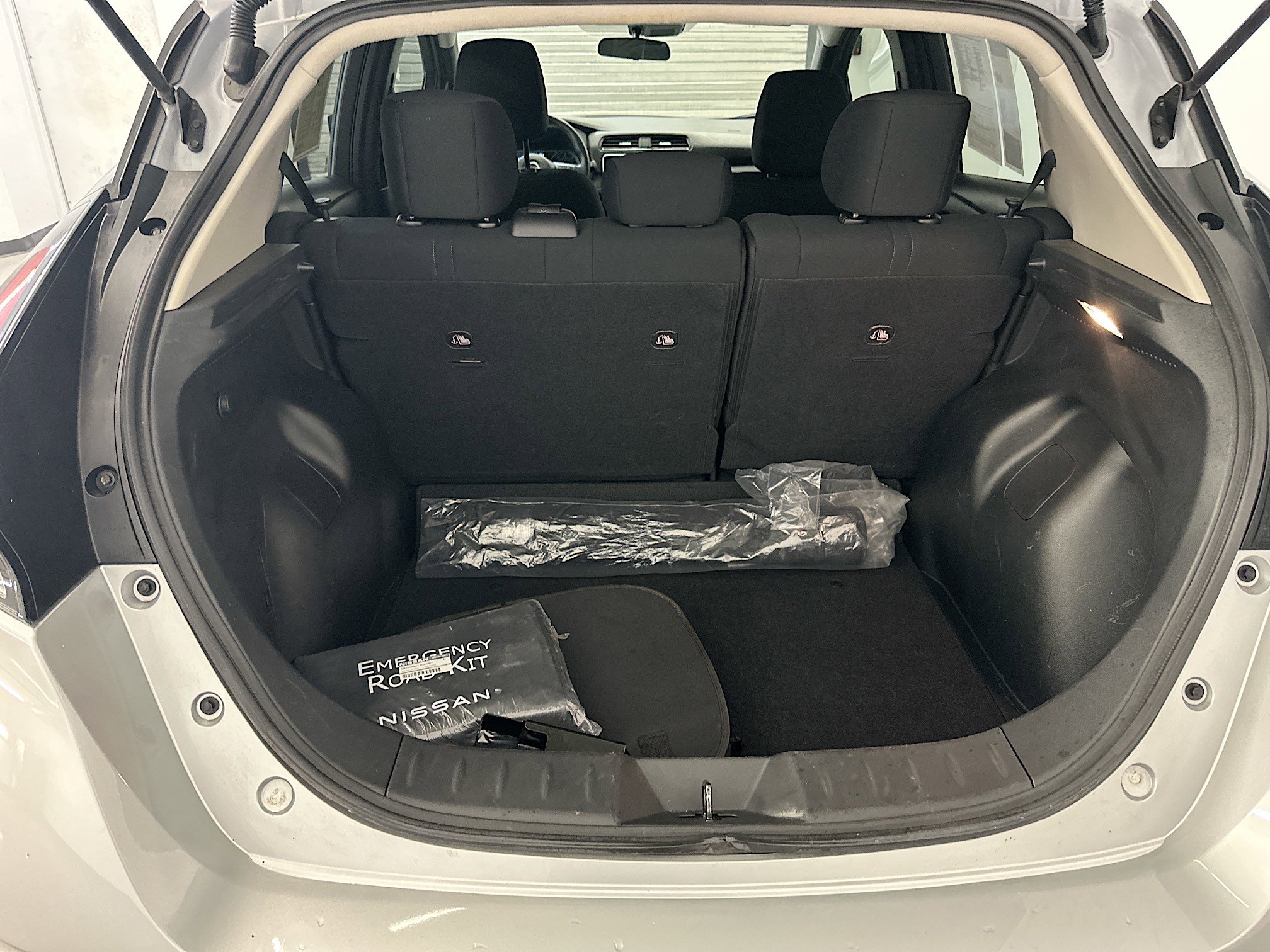Used 2024 Nissan Leaf S FWD image 29