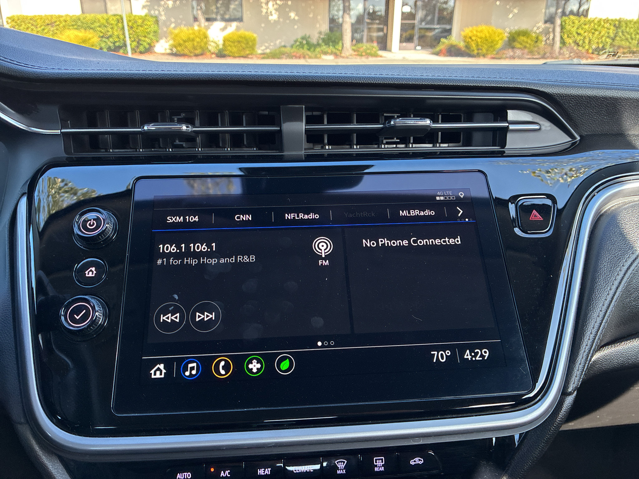 Used 2022 Chevrolet Bolt EUV LT FWD image 25