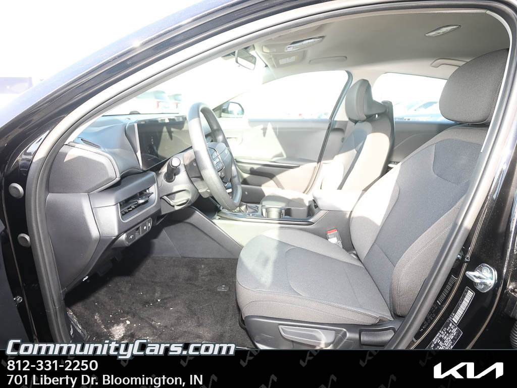 New 2025 Kia K4 LXS image 10